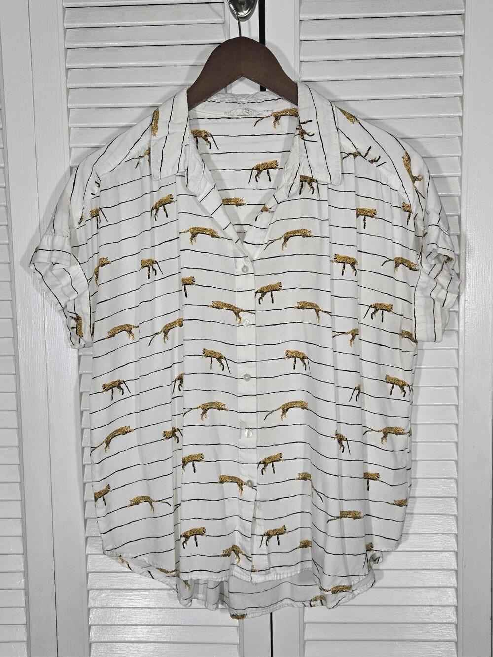 Jane & Delancey Cheetah Print Button Down Pinstripe Short Sleeve Top Sz L
